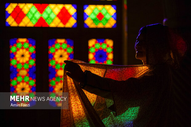 حضور گردشگران در مسجد نصیرالملک شیراز