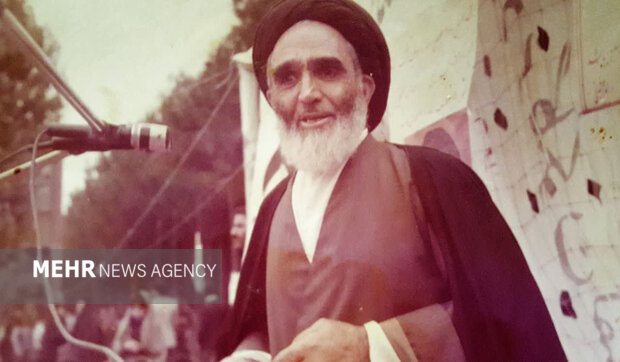 از نماز استیجاری برای خریدکتاب تا مدیریت خیریه ها؛آیت الله محمودی کیست