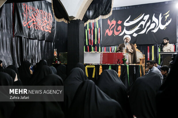 تشییع شهید گمنام در دانشکده علوم قرآنی بندرعباس