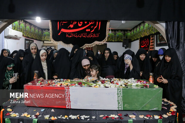 تشییع شهید گمنام در دانشکده علوم قرآنی بندرعباس