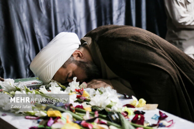 تشییع شهید گمنام در دانشکده علوم قرآنی بندرعباس