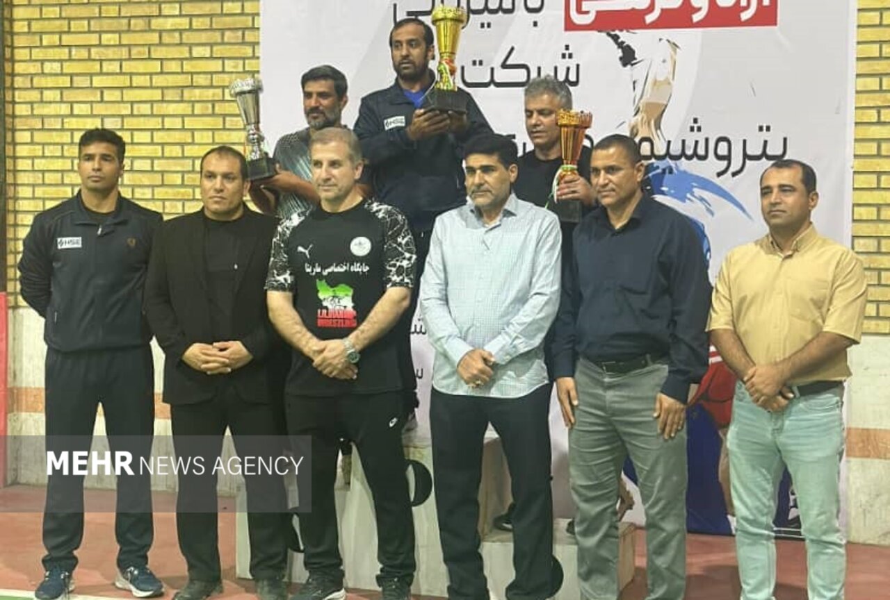 مسابقات قهرمانی کشتی آزاد و فرنگی استان بوشهر برگزار شد