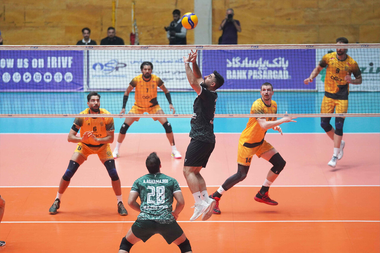 هداوندی:ستاره‌های زیادی از لیگ بیرون می آیند/هدف ما صعود به پلی‌آف است