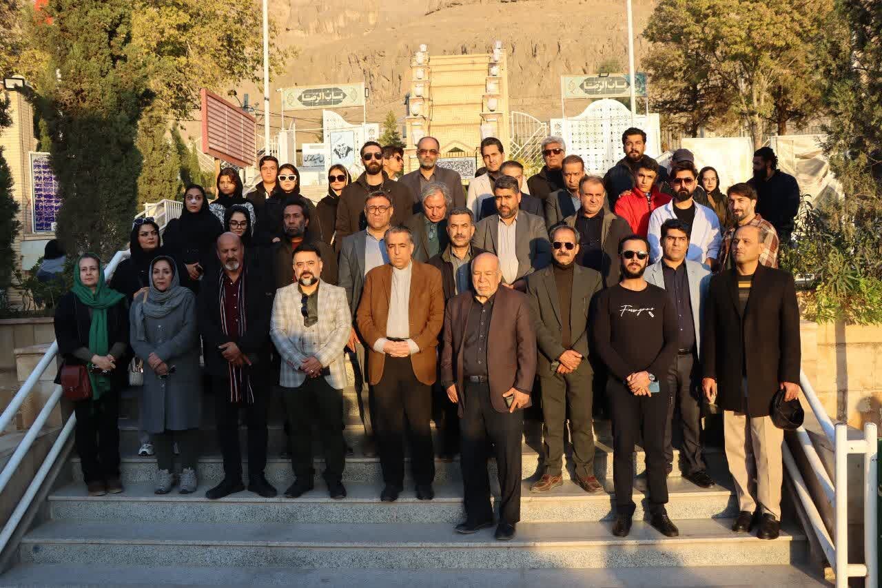 از گلزار شهدا تا صحنه؛ آغاز متفاوت جشنواره تئاتر استان کرمان