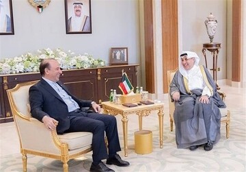 السفير الايراني يلتقي وزير الديوان الأميري الكويتي