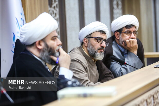 نشست راهبردی عملیات زندگی با آیه ها در قم نشست راهبردی عملیات زندگی با آیه ها در قم
