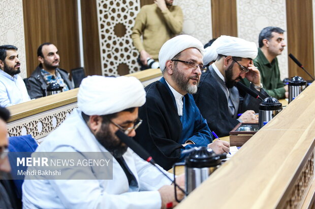 نشست راهبردی عملیات زندگی با آیه ها در قم