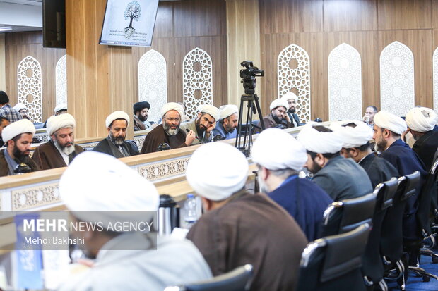 نشست راهبردی عملیات زندگی با آیه ها در قم