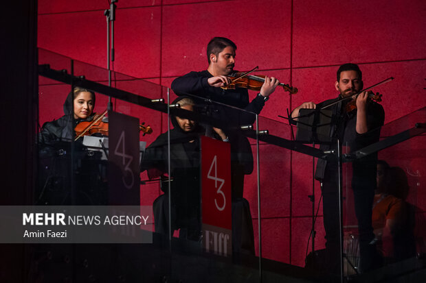 اختتامیه چهل و سومین جشنواره جهانی فیلم فجر در شیراز پایان یافت