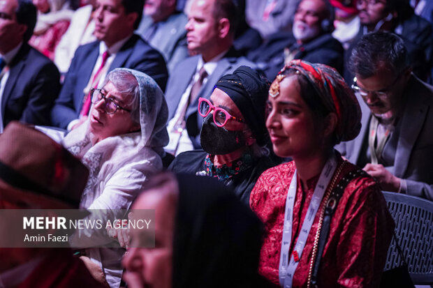 اختتامیه چهل و سومین جشنواره جهانی فیلم فجر در شیراز پایان یافت