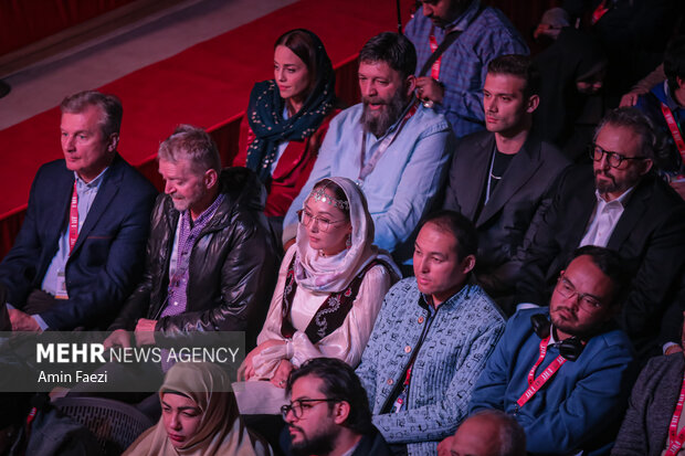 اختتامیه چهل و سومین جشنواره جهانی فیلم فجر در شیراز پایان یافت