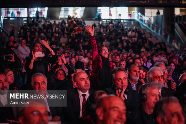 اختتامیه چهل و سومین جشنواره جهانی فیلم فجر در شیراز پایان یافت