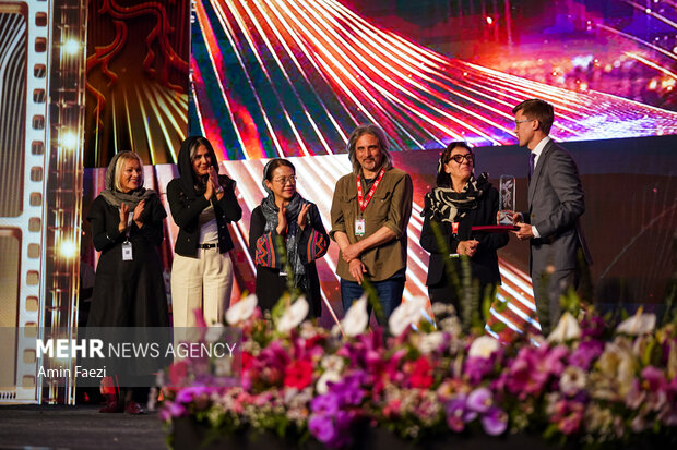 اختتامیه چهل و سومین جشنواره جهانی فیلم فجر در شیراز پایان یافت