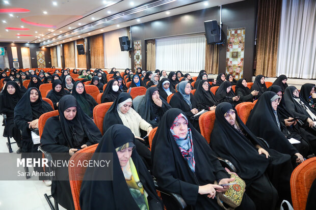 مراسم اختتامیه دوره توانمندسازی بانوان ومدیران کانون‌های بسیج خواهران اقشار سراسر کشور در مشهد