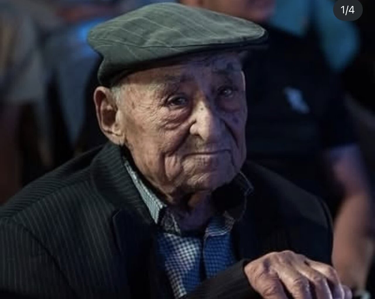 مصدق،استاد،كاشي،ايران،اصفهان،هنر،معرق،بناهاي،مذهبي،طراحي،حسي ...