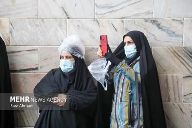 حال و هوای بارانی حرم مطهر رضوی