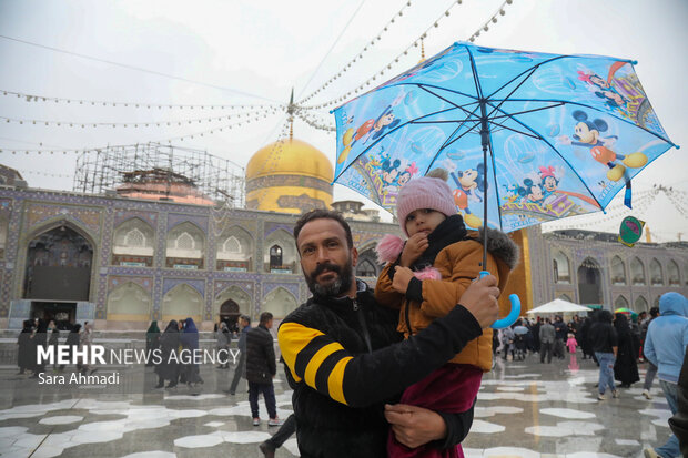 حال و هوای بارانی حرم مطهر رضوی