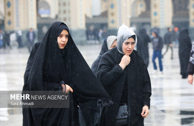 حال و هوای بارانی حرم مطهر رضوی
