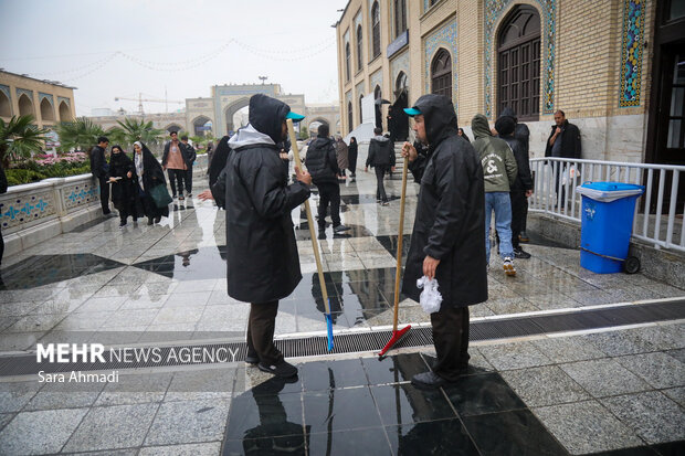 حال و هوای بارانی حرم مطهر رضوی
