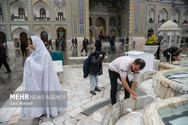 حال و هوای بارانی حرم مطهر رضوی