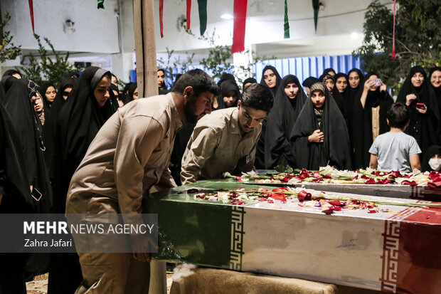 تشییع دو شهید گمنام در دانشگاه فرهنگیان پردیس فاطمه الزهرا بندعباس