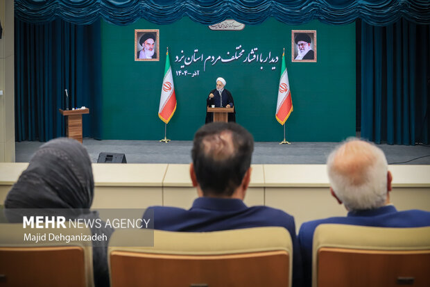 دیدار اقشار مختلف مردم استان یزد با رئیس قوه قضائیه