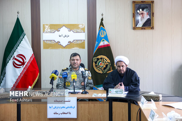 نشست صمیمی فرمانده دژبانی آجا با اصحاب رسانه