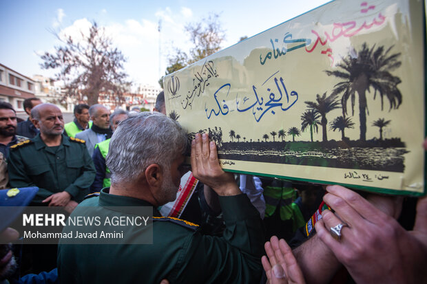 آیین تشیع وتدفین پیکر شهید گمنام در قزوین