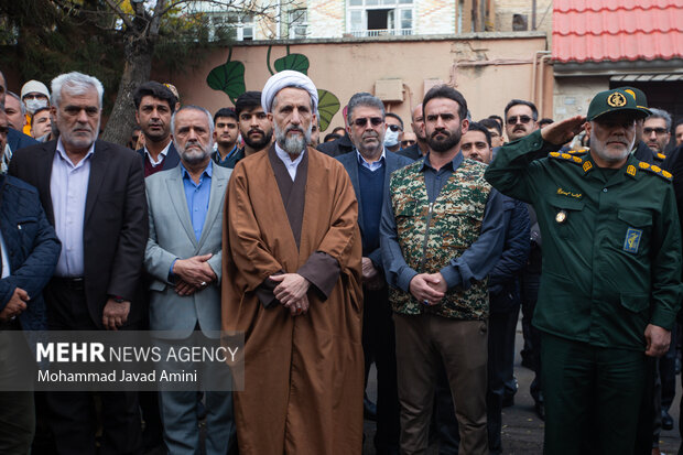 آیین تشیع وتدفین پیکر شهید گمنام در قزوین