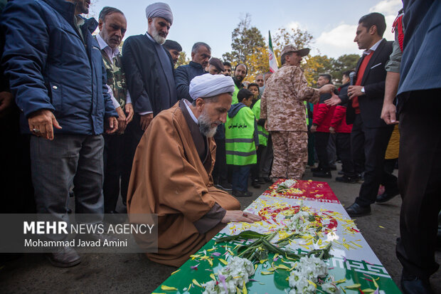 آیین تشیع وتدفین پیکر شهید گمنام در قزوین