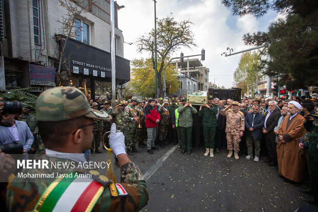 آیین تشیع وتدفین پیکر شهید گمنام در قزوین