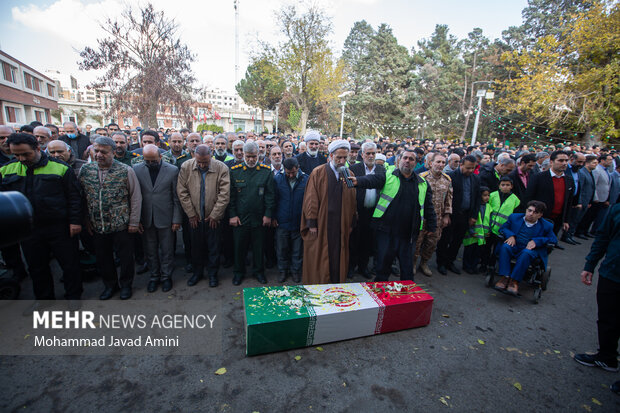 آیین تشیع وتدفین پیکر شهید گمنام در قزوین