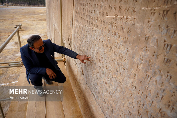 مرمت در حریم شاهان