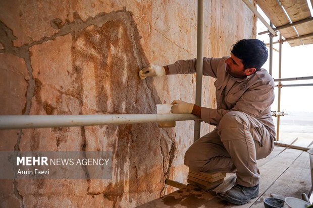 مرمت در حریم شاهان