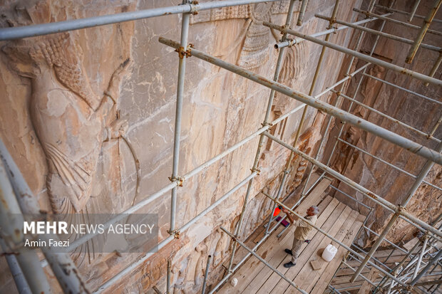 مرمت در حریم شاهان