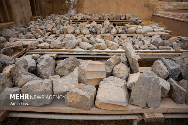 مرمت در حریم شاهان