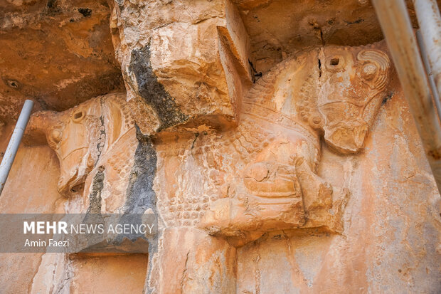 مرمت در حریم شاهان