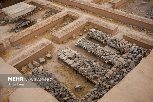 مرمت در حریم شاهان