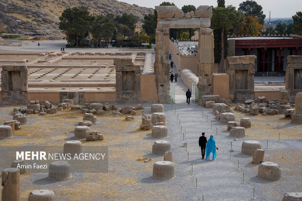 مرمت در حریم شاهان
