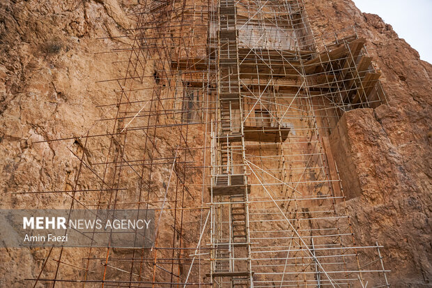 مرمت در حریم شاهان