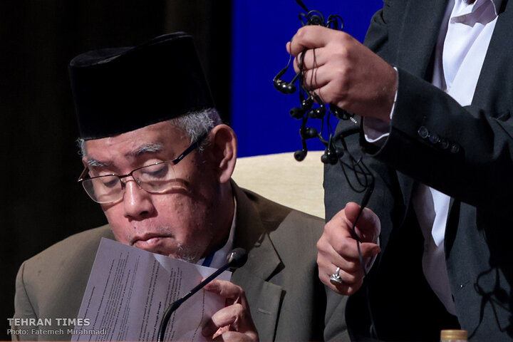 Ayatollah Khamenei’s vision of freedom and humanity discussed in intl. conference