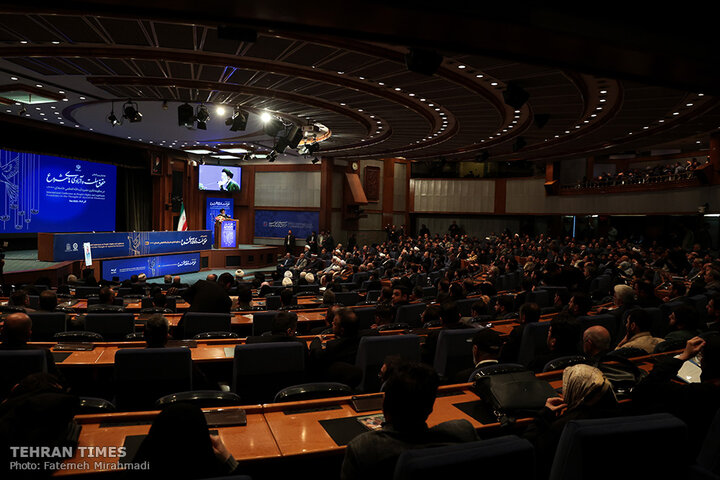 Ayatollah Khamenei’s vision of freedom and humanity discussed in intl. conference