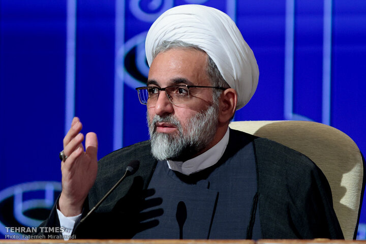 Ayatollah Khamenei’s vision of freedom and humanity discussed in intl. conference