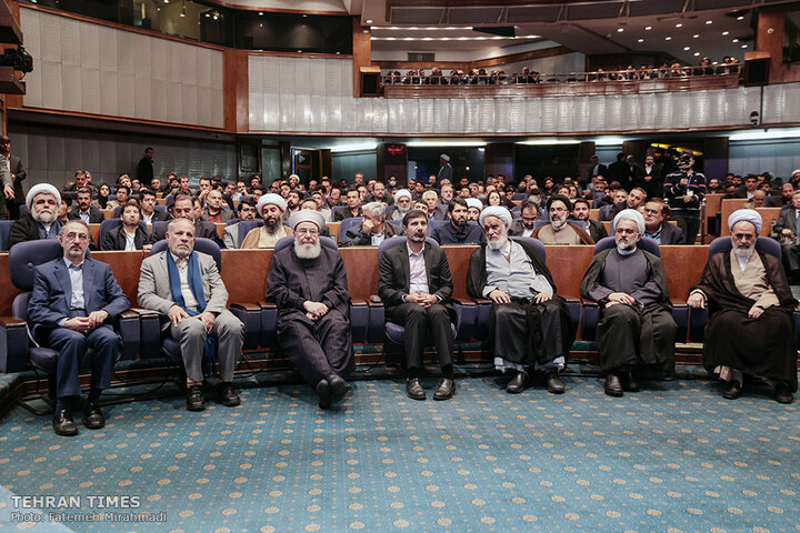 Ayatollah Khamenei’s vision of freedom and humanity discussed in intl. conference
