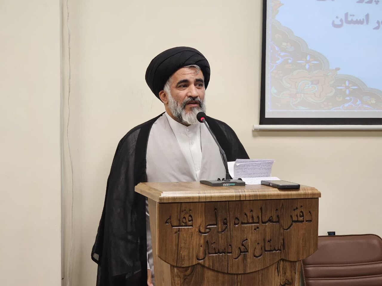 برنامه‌های هفته زن با مشارکت گسترده بانوان کردستان برگزار می‌شود