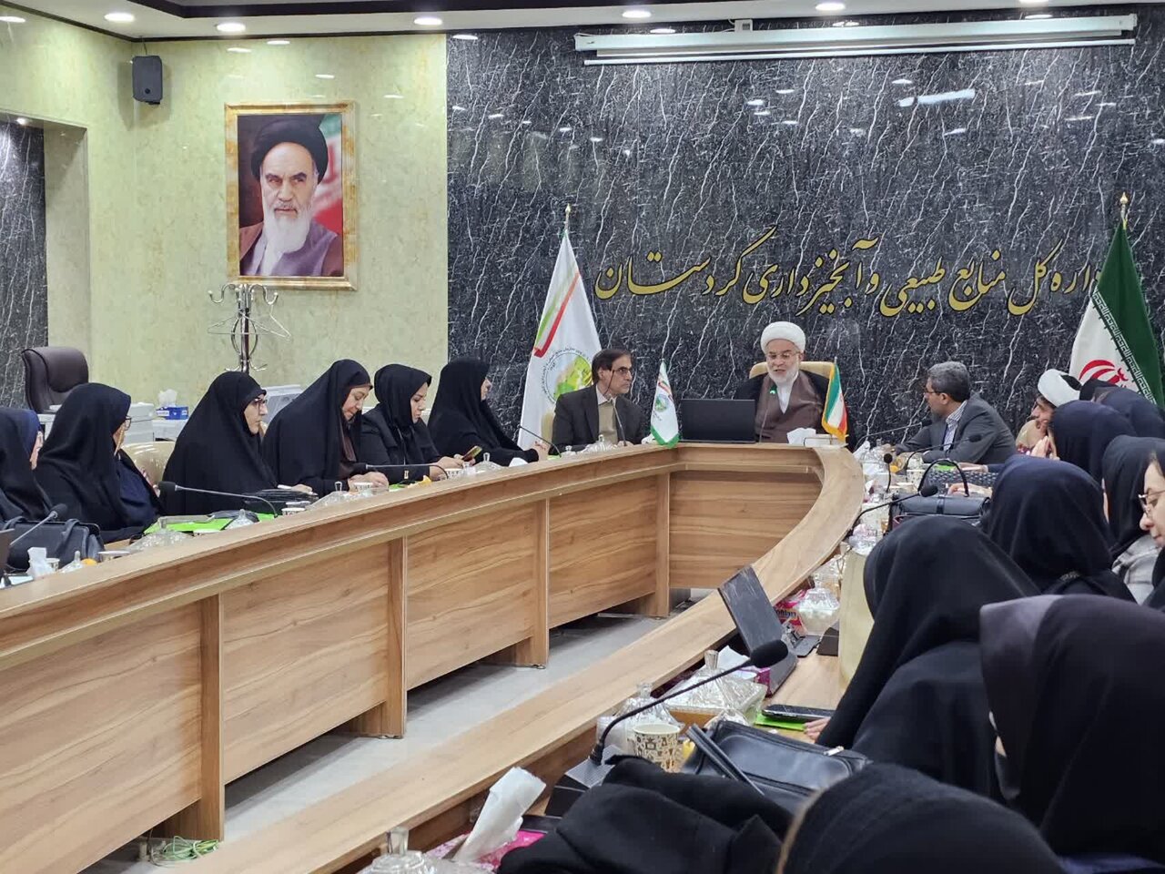 پورذهبی:غرق شدن جوانان درفضای مجازی آینده فرهنگی جامعه را تهدید می‌کند