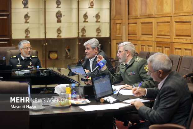 دیدار اعضای کمیسیون برنامه و بودجه و محاسبات مجلس شورای اسلامی با فرمانده کل ارتش