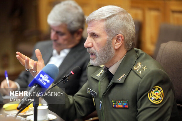 دیدار اعضای کمیسیون برنامه و بودجه و محاسبات مجلس شورای اسلامی با فرمانده کل ارتش