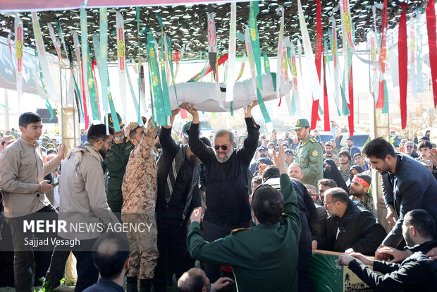 تشییع شهید گمنام در همدان