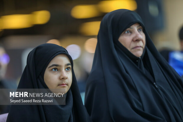مراسم رونمایی از کتاب «حواسم هست»